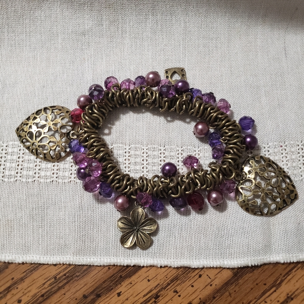 Stunning vintage chunky Bead and Charm Bracelet